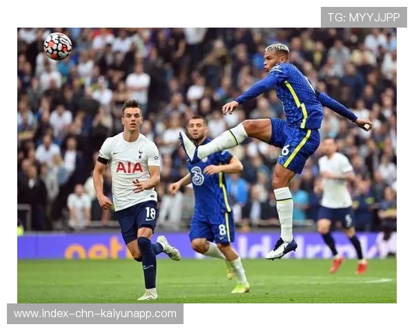 西汉姆远射直接攻破禁区铁闸